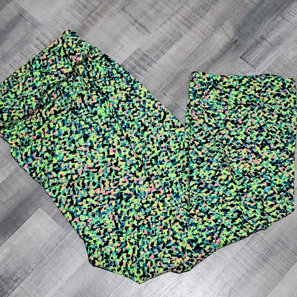 City Streets Multicolor Abstract Capri Leggings XL Pull On Stretch Pants